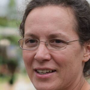 Αριάδνη Χατζηιωάννου - Συγγραφέας